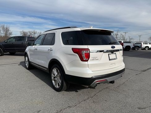 Used 2017 Ford Explorer Limited w/ Equipment Group 301A image 4