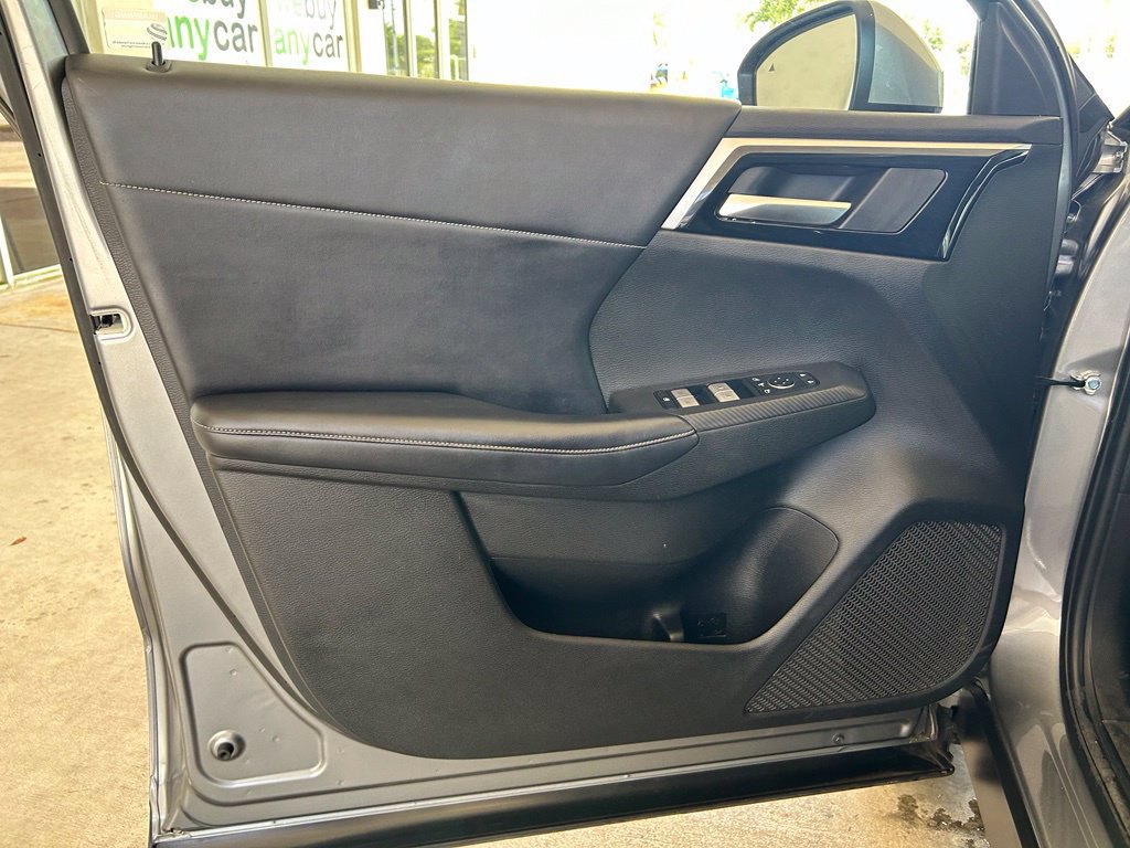 Used 2023 Mitsubishi Outlander SE FWD image 36