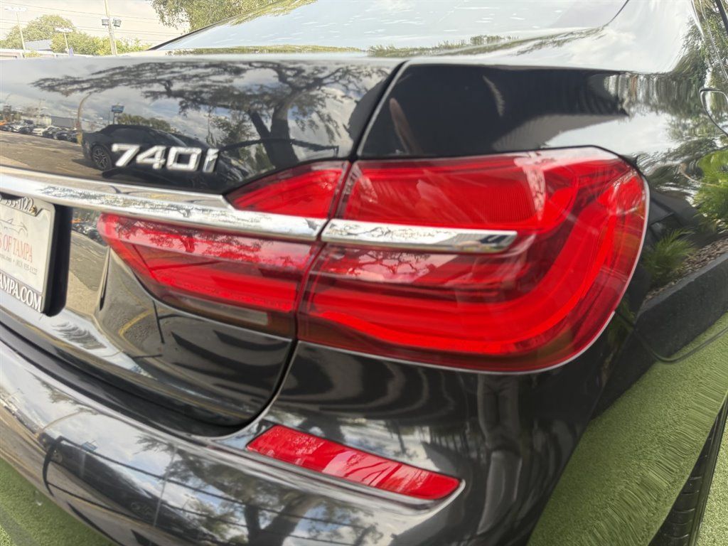 Used 2019 BMW 740i w/ M Sport Package RWD image 12