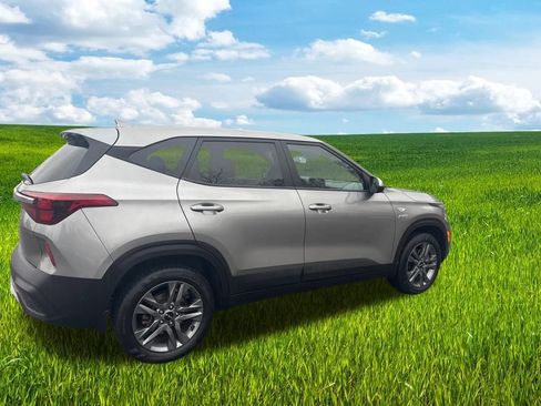 Used 2023 Kia Seltos LX image 14