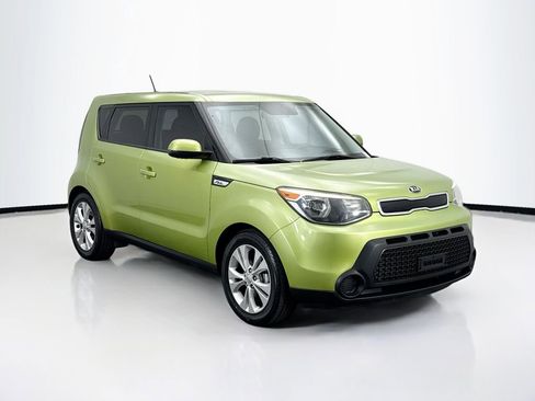Used 2015 Kia Soul + image 3