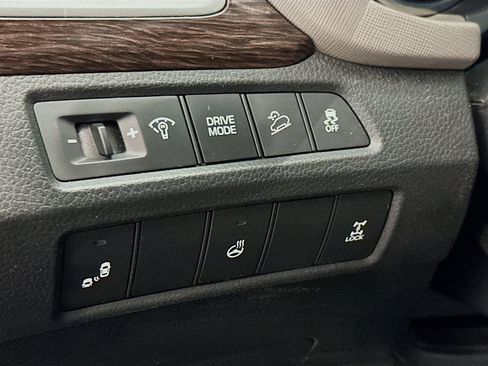 Used 2017 Hyundai Santa Fe Sport w/ 2.4L Tech Package 04 image 17