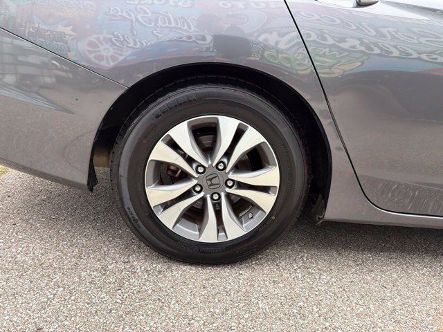 Used 2013 Honda Accord LX image 32