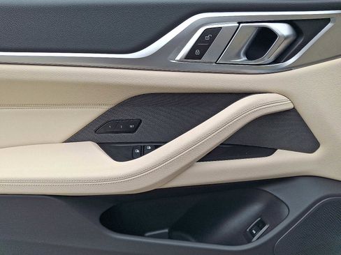 Used 2025 BMW i4 eDrive40 w/ Premium Package image 12