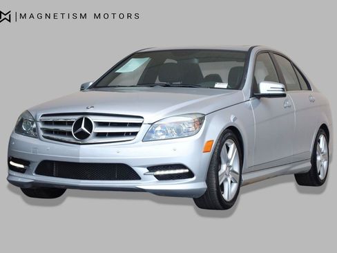 Used 2011 Mercedes-Benz C 300 4MATIC Sedan image 5