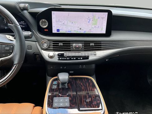 Used 2024 Lexus LS 500 w/ Interior Upgrade Package RWD image 7