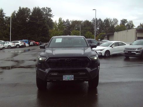 Used 2024 Toyota Tacoma TRD Off-Road w/ TRD Off Road Premium Package AWD/4WD image 8