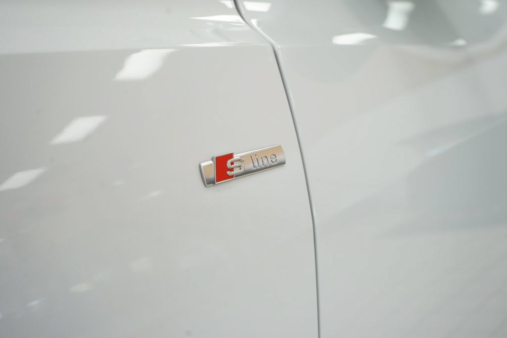 Used 2023 Audi Q8 Premium Plus AWD/4WD image 25