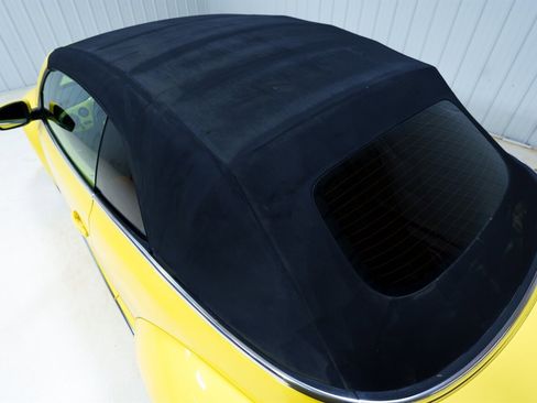 Used 2013 Volkswagen Beetle 2.5 image 8