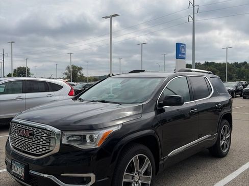 Used 2017 GMC Acadia Denali w/ Technology Package AWD/4WD image 2