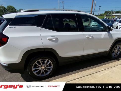Used 2023 GMC Terrain SLT FWD image 10
