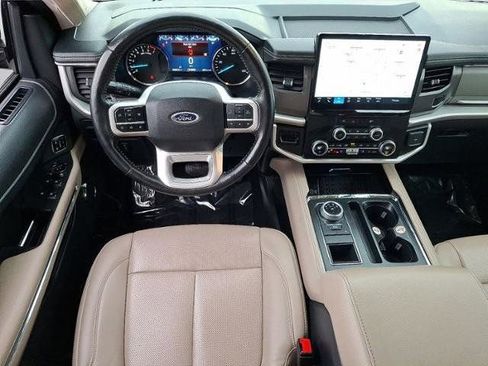 Used 2024 Ford Expedition XLT image 14