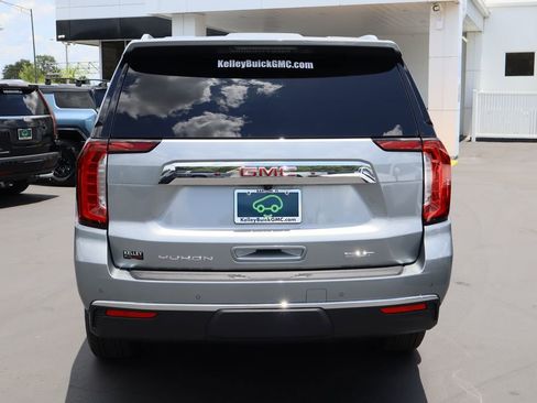 Used 2024 GMC Yukon SLT w/ SLT Luxury Package RWD image 8