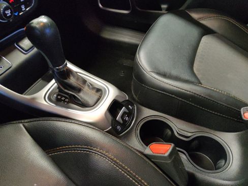 Used 2019 Jeep Compass Latitude FWD image 26