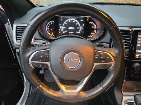 Used 2019 Jeep Grand Cherokee Altitude image 30