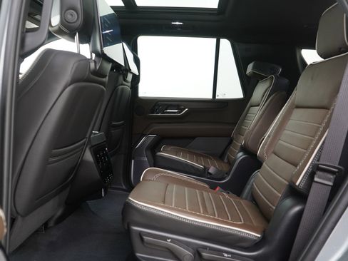 Used 2025 GMC Yukon Denali Ultimate w/ LPO, Floor Liner Package image 24