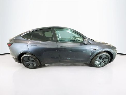 Used 2026 Tesla Model Y 2WD image 6