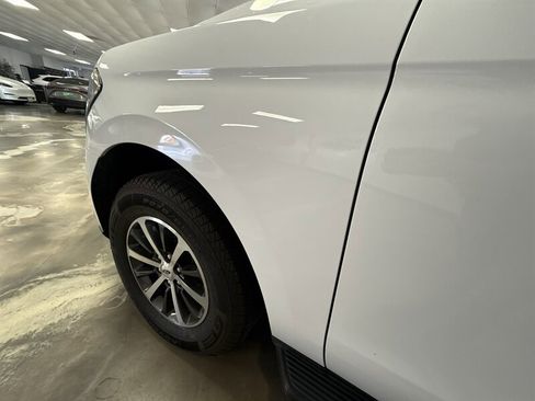 Used 2019 Ford Expedition Max XLT image 6