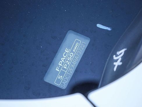 Used 2024 Jaguar F-PACE R-Dynamic S image 28