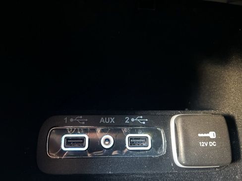 Used 2022 Jeep Grand Cherokee Limited image 24