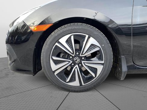 Used 2018 Honda Civic EX-T image 9
