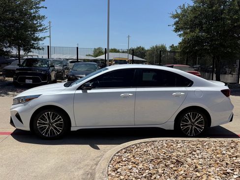 Used 2023 Kia Forte GT-Line FWD image 2
