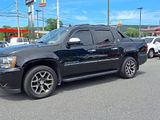 Used 2013 Chevrolet Avalanche LTZ image 4