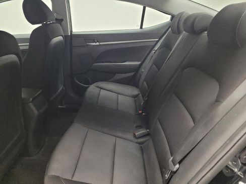 Used 2018 Hyundai Elantra SE FWD image 18