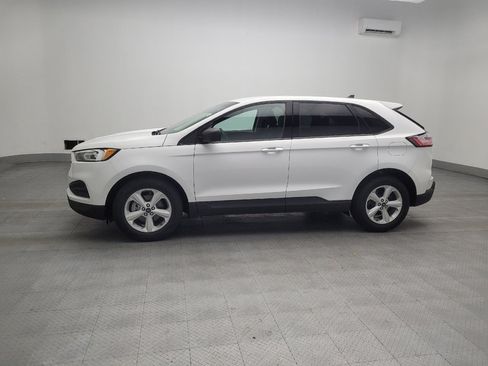 Used 2020 Ford Edge SE image 2
