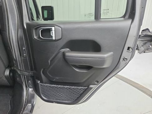 Used 2023 Jeep Gladiator Sport AWD/4WD image 35