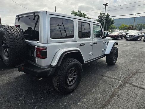 Used 2023 Jeep Wrangler Unlimited Rubicon 392 w/ Xtreme Recon 35" Tire Package AWD/4WD image 4