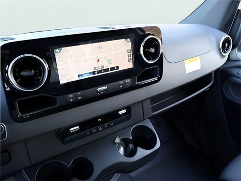 Used 2024 Mercedes-Benz Sprinter 3500 image 29