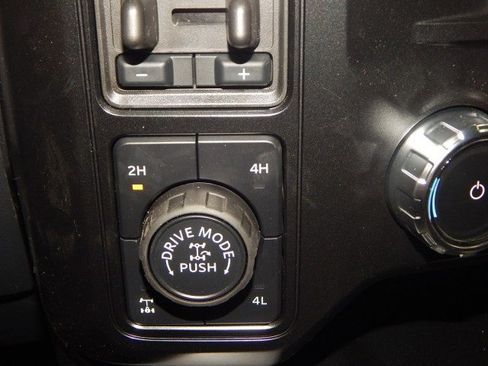 New 2025 Ford F350 Lariat w/ Lariat Ultimate Package image 24