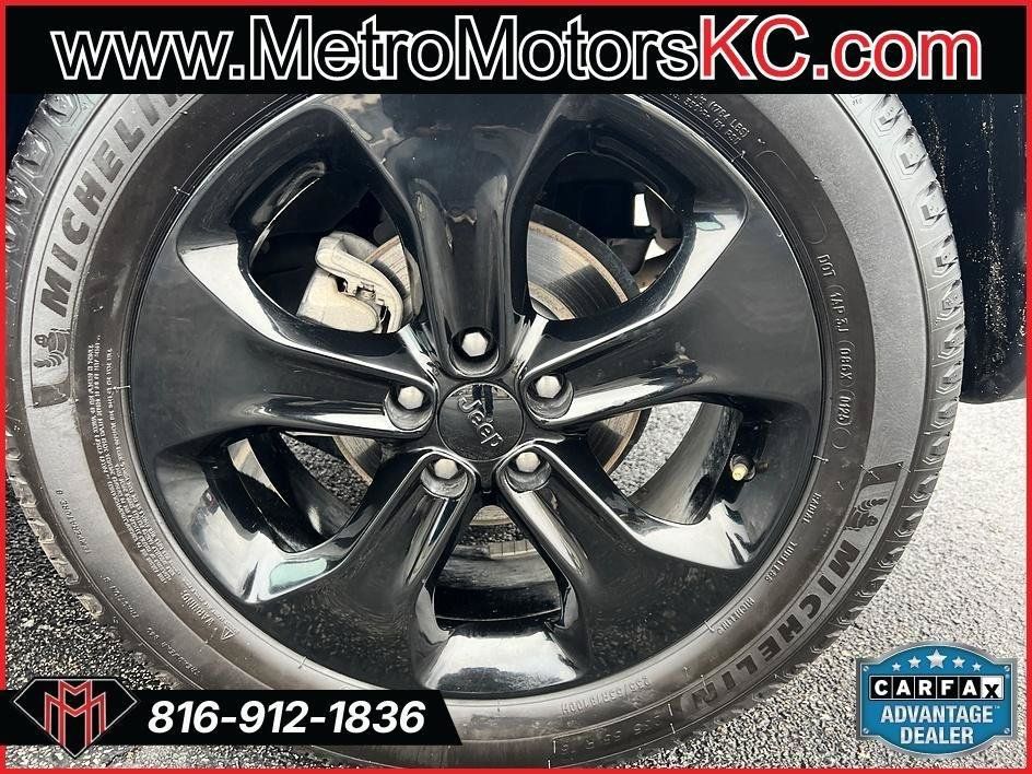 Used 2019 Jeep Compass Latitude FWD image 14