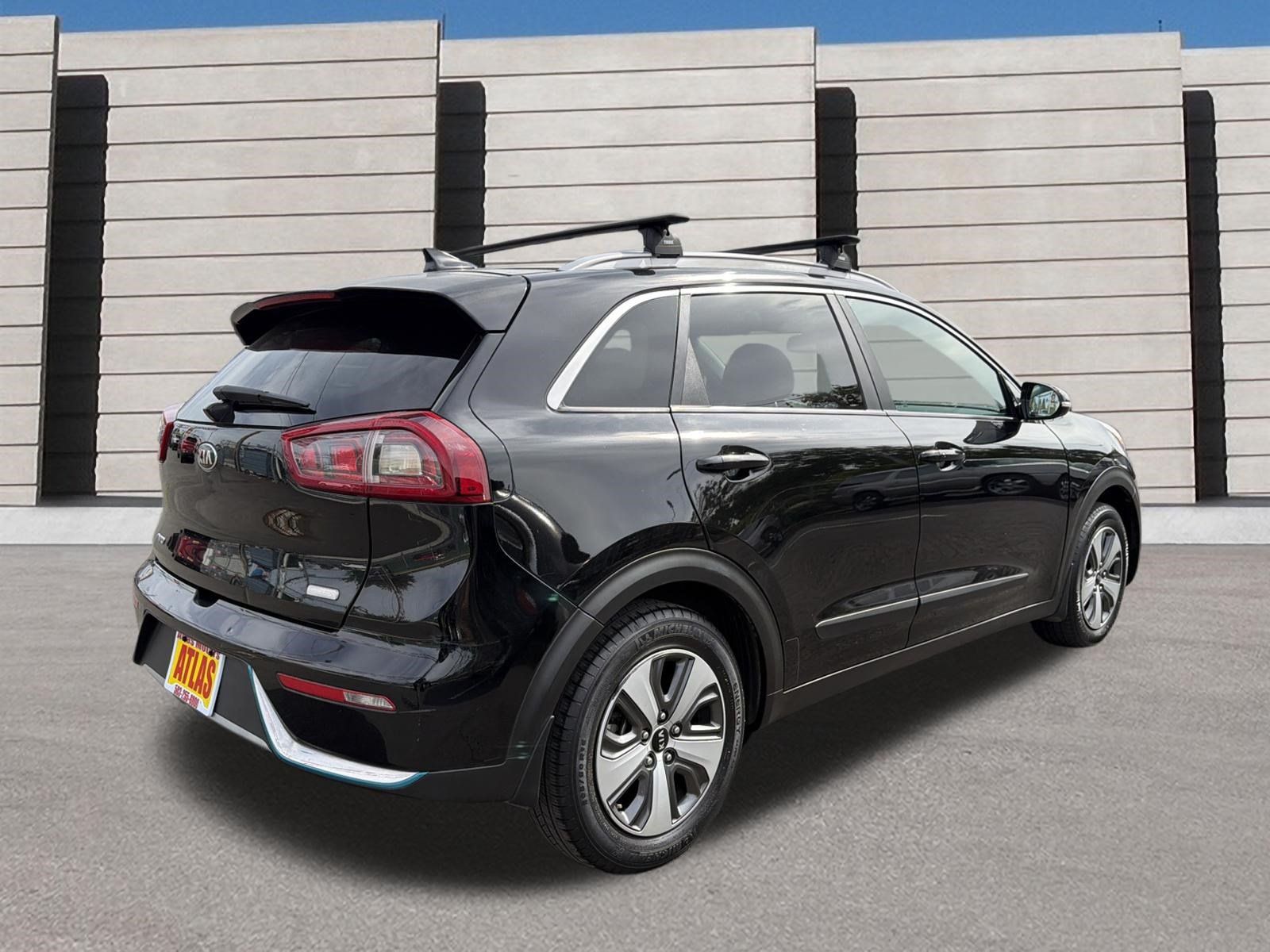Used 2018 Kia Niro EX FWD image 5