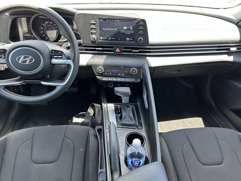 Used 2023 Hyundai Elantra SEL w/ Preferred Accessory Package FWD image 21