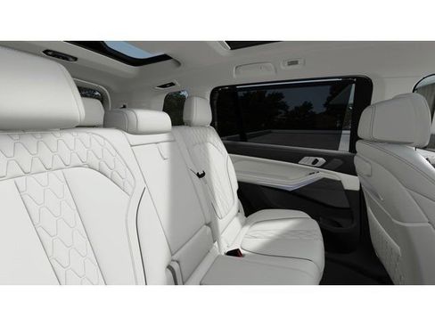 New 2027 BMW X7 xDrive40i w/ Executive Package AWD/4WD image 12