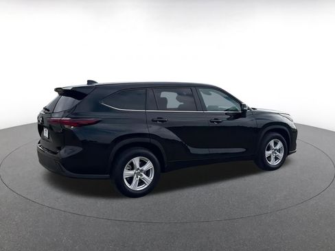 Used 2025 Toyota Highlander LE image 15