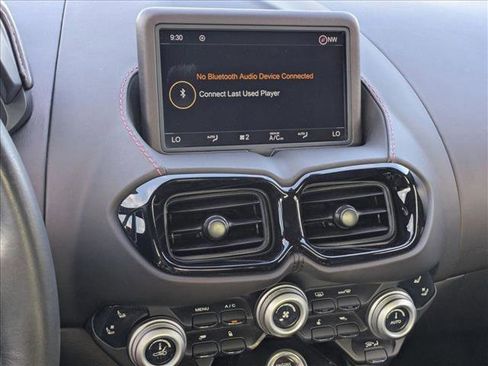 Used 2021 Aston Martin V8 Vantage Roadster image 15