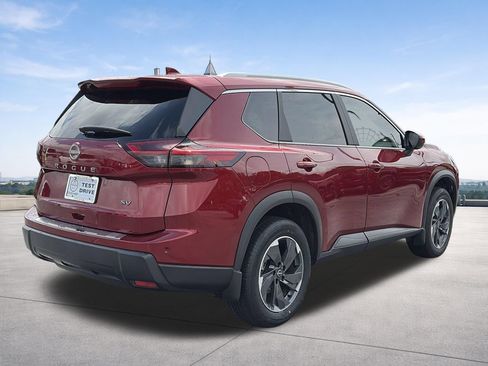 Certified 2024 Nissan Rogue SV w/ SV Premium Package FWD image 5