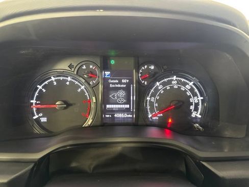 Used 2023 Toyota 4Runner 40th Anniversary SE AWD/4WD image 18