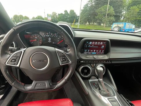 Used 2017 Chevrolet Camaro LT RWD image 39