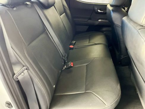 Used 2023 Toyota Tacoma TRD Sport w/ TRD Premium Sport Package AWD/4WD image 28