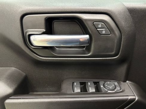 Used 2020 Chevrolet Silverado 1500 Custom w/ Custom Value Package AWD/4WD image 17