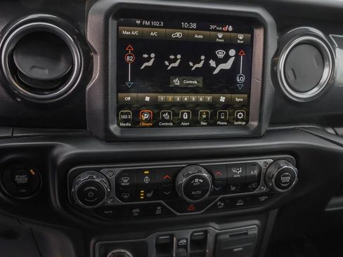 Used 2021 Jeep Wrangler Unlimited Rubicon w/ Trailer Tow Package image 22