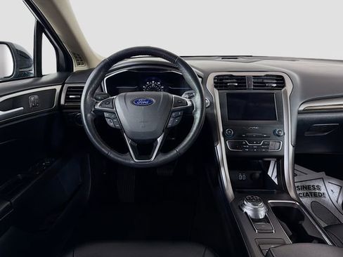 Used 2020 Ford Fusion SEL image 23