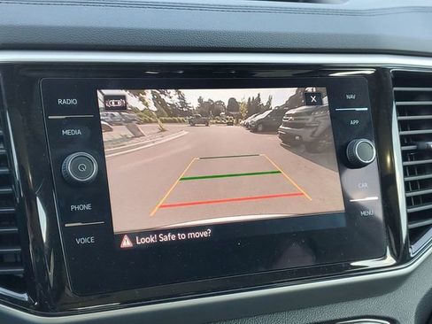 Used 2022 Volkswagen Atlas SEL Premium image 25