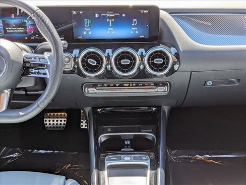 Used 2026 Mercedes-Benz GLA 250 image 12