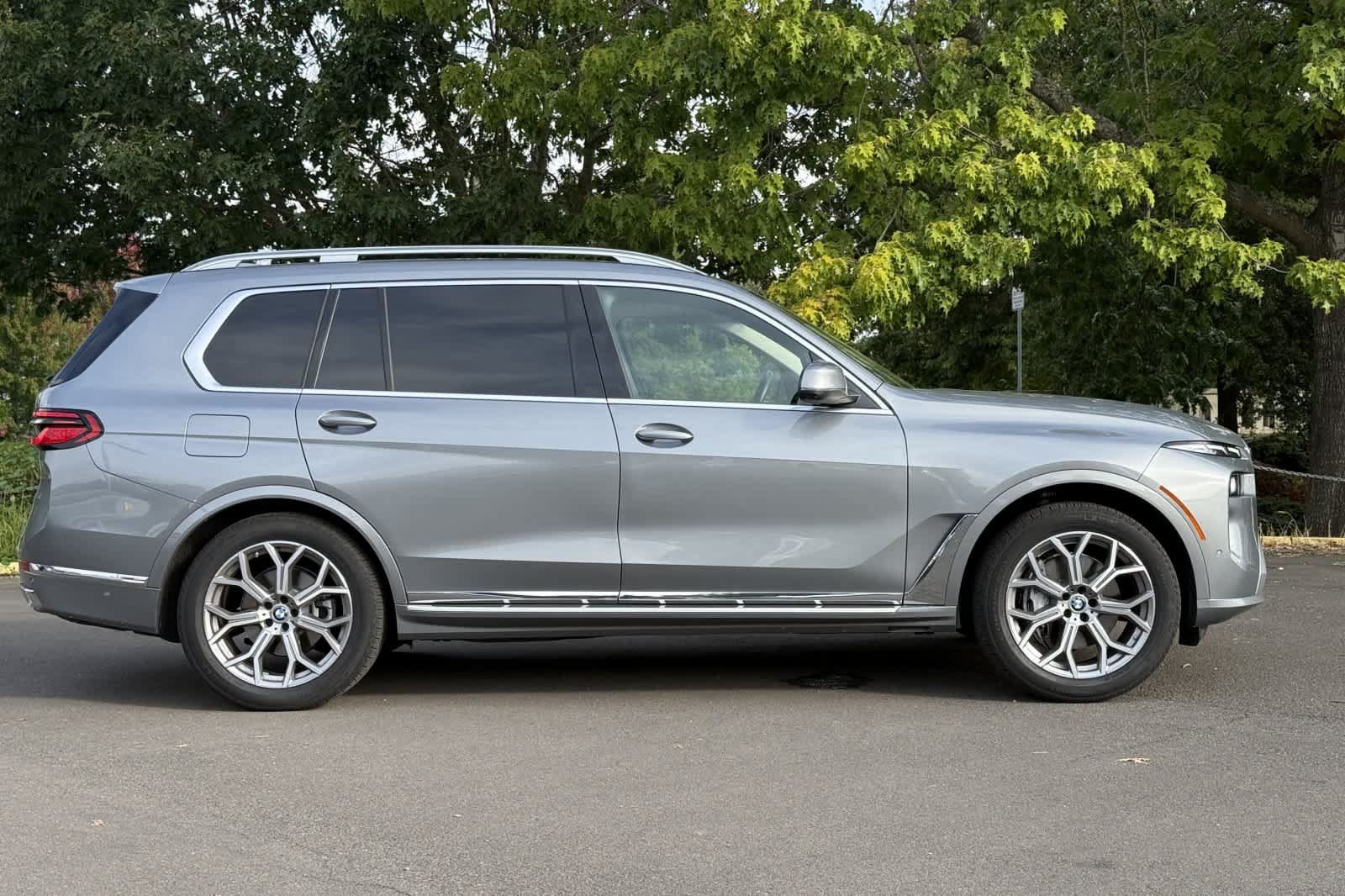 Used 2026 BMW X7 xDrive40i AWD/4WD image 8