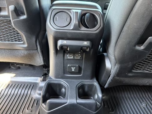 Used 2023 Jeep Gladiator Mojave AWD/4WD image 28